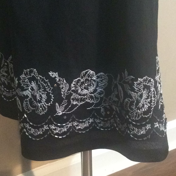 Loft Embroidered/Beaded A-Line Linen Skirt - Picture 4 of 8